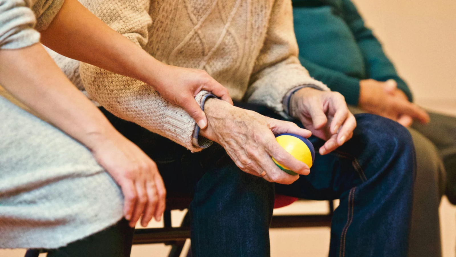 Benefits of Hiring a Professional Home Caregiver