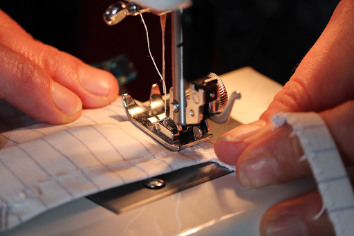The Key Steps on How to Sew a Shirt