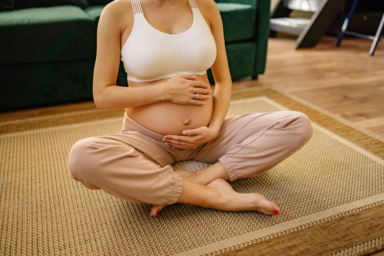 How to Use a Maternity Bra: A Comfortable Start to Pregnancy Support