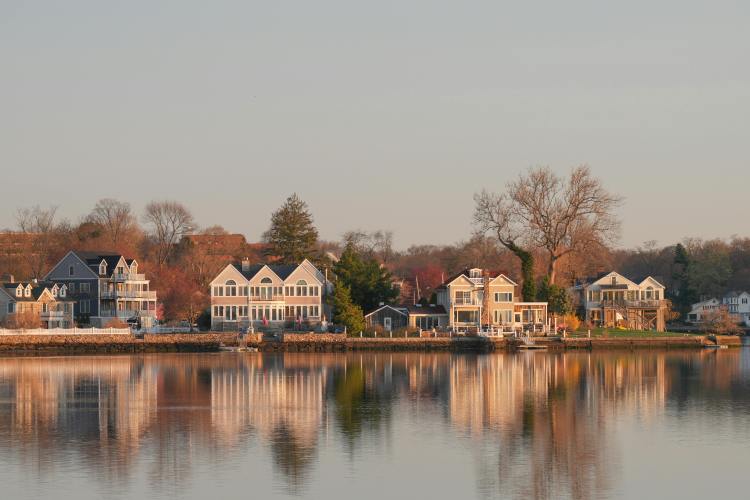 How to Choose the Right Property When Moving to Connecticut: 7 Tips