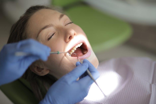  Choosing the Right Cosmetic Dentist for Your Family