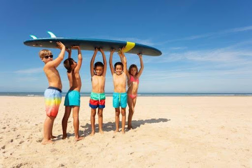 Why Small Group Surf Camps Help Kids Learn Faster